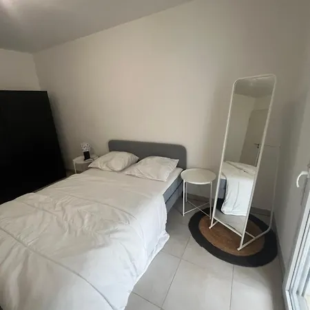 Joli T2 Terrasse Parking Prive Confort Apartment Montpellier