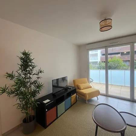 Apartment Joli T2 Terrasse Parking Prive Confort *