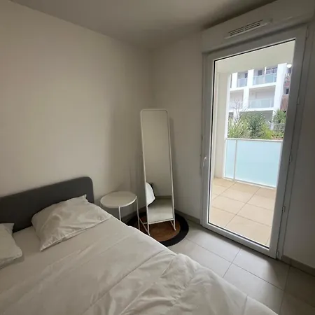 Joli T2 Terrasse Parking Prive Confort Apartment