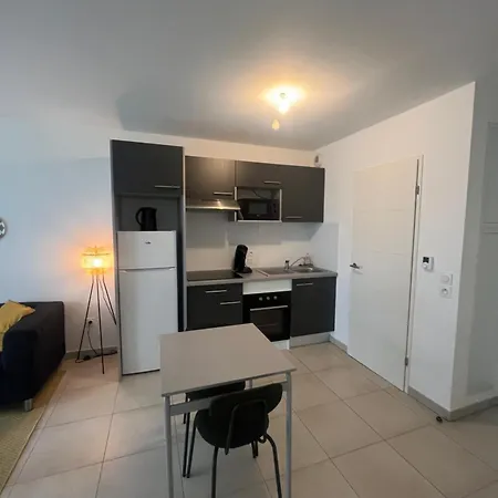 Apartment Joli T2 Terrasse Parking Prive Confort *