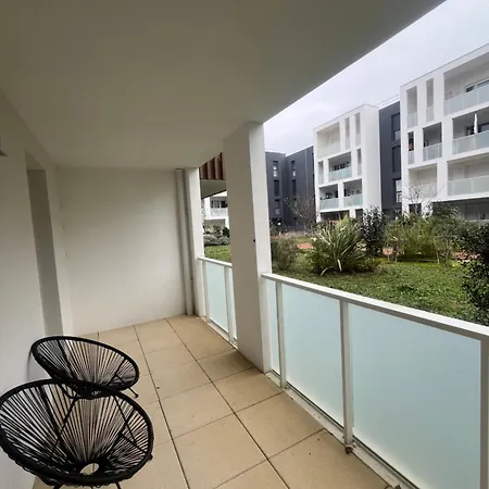 Apartment Joli T2 Terrasse Parking Prive Confort
