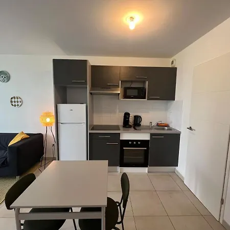 Joli T2 Terrasse Parking Prive Confort